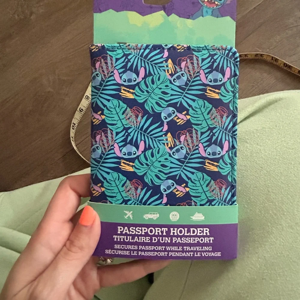 Disney Stitch Tropical Leaf Passport Cover - Picture 1 of 3